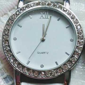 Часы со стразами Сваровски, отечественные