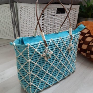 Сумка плетенная с ракушками летняя