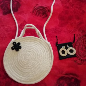 Сумочка плетенная