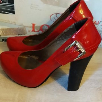 Туфли красные лакированные