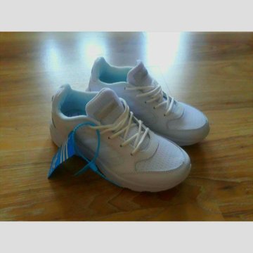 Кроссовки adidas
