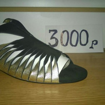 Босоножки на плоском Tuffoni