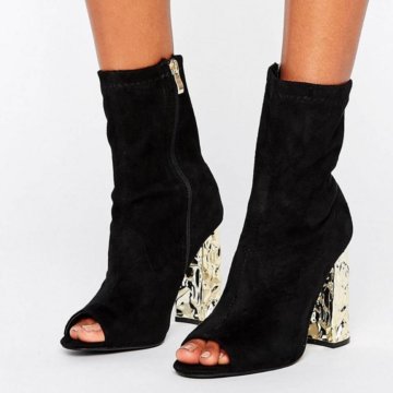 Ботинки на каблуке