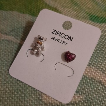 Новые серьги гвоздики с цирконом