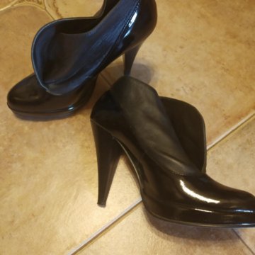 Итальянские кожаные ботильоны 39 1/2