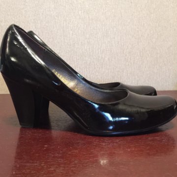 Туфли лаковые 35р