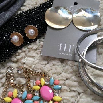 Пакет бижутерии и аксессуаров