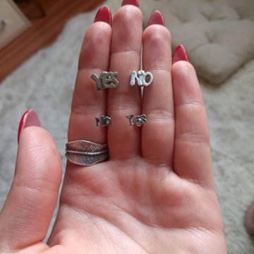 Сережки гвоздики Yes No