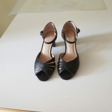 Кожаные босоножки женские 33 р