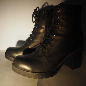 Ботинки на каблуке