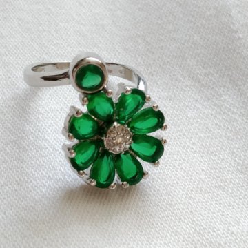 Колечко с хризолитом и изумрудом, серебро 925