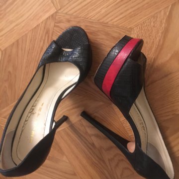 Туфли на каблуке