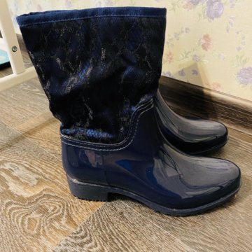 Резиновые сапоги
