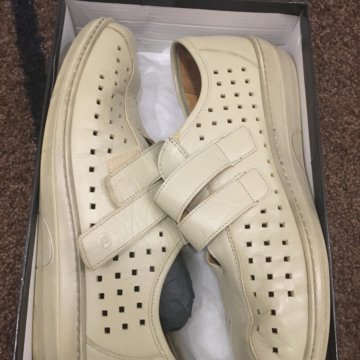 Ботинки кожаные бежевые