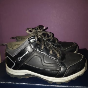 Кроссовки осенние