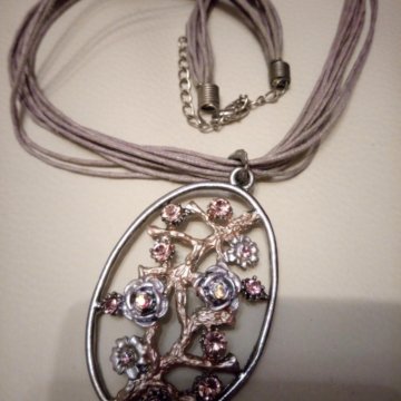 Кулон. Бижутерия.