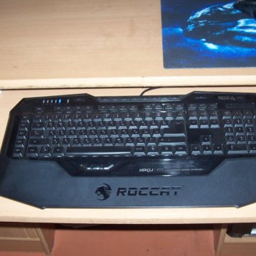 Игровая клавиатура roccat Isku FX новая с RGB