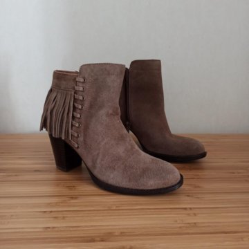 Ботинки Sofft новые, 37