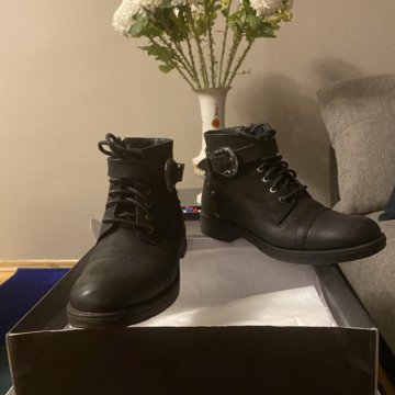 Кожаные женские ботинки INUOVO