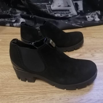 Женские ботинки