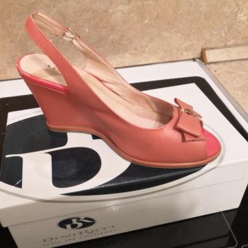 Босоножки Berten