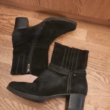 Женские демисезонные сапоги 40р. Натур. Замша.