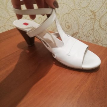 Босоножки, Hogl