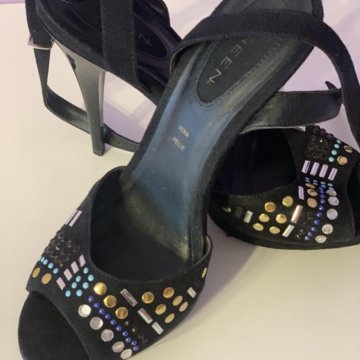 Босоножки 39р