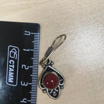 Серьги с камнем (бижутерия)