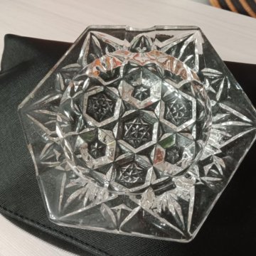 Хрустальная пепельница