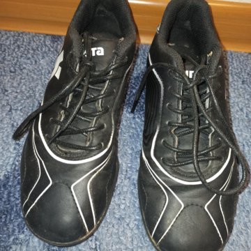 Кросовки спортивные(бутсы)