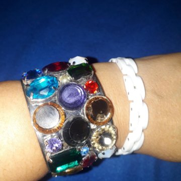 Новый браслет с камнями