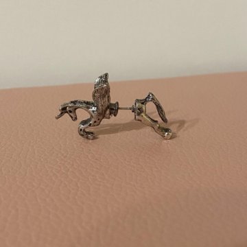 Серьга единорог новая