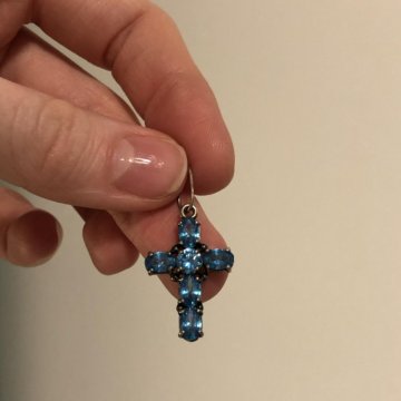 Крестик подвеска (серебро,топазы)