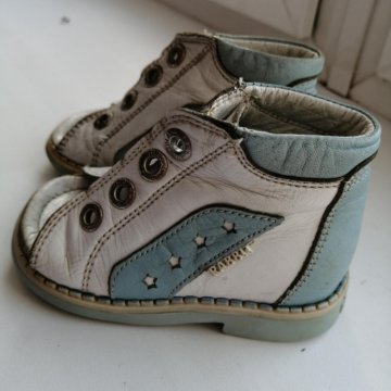 Детские сандалии