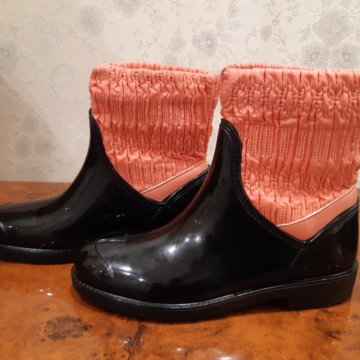 Новые утепленные резиновые сапоги????
