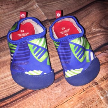 Коралловые тапки reima