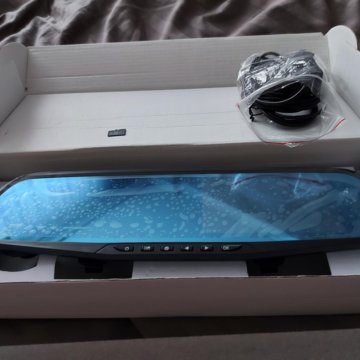 Зеркало с регистратором и камерой..