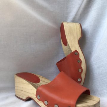 Кожаные деревянные сабо Zara