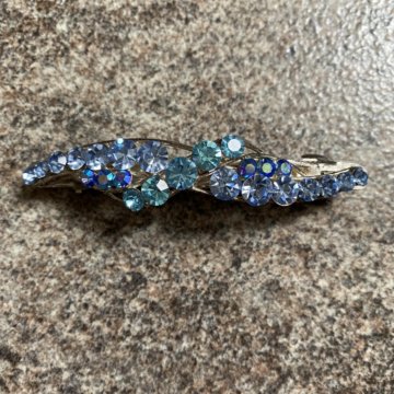 Заколка со стразами голубая