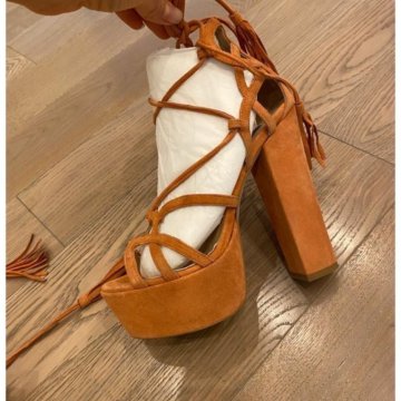 Босоножки замшевые aillis ,35 размер