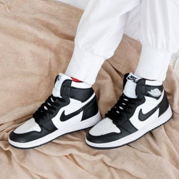 ????Кроссовки Nike Air Jordan 1 Retro High Black