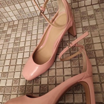 Стильные туфли босоножки