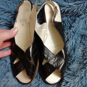 Босоножки женские