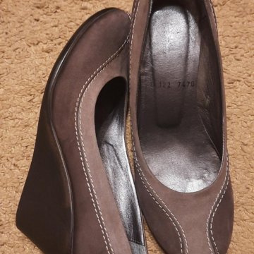 Продаю туфли из нат.кожи 37р.б/у.