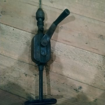 Дрель ручная