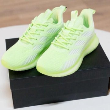 Женские кроссовки Strobbs