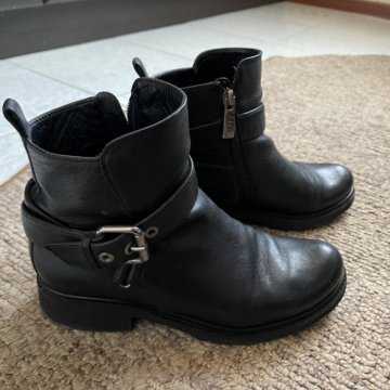 Ботинки осенние Loriblu 37
