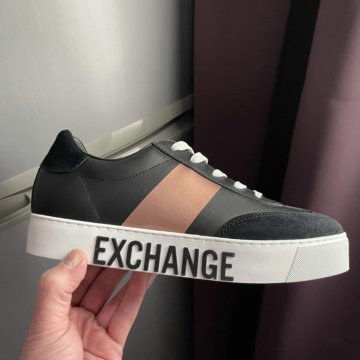 Кроссовки Armani. Новые