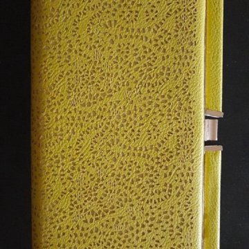 женский клатч салатового цвета